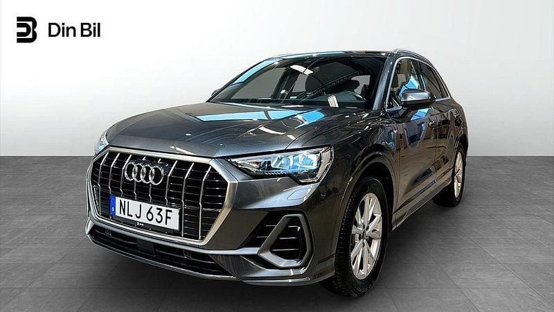 Grå (daytonagrå pärleffekt) Begagnad 2021 Audi Q3 S-Line SUV | 369 900 kr (Bra pris) - Bild 1/4