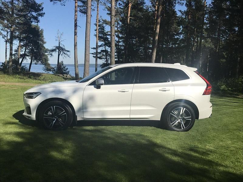 Vit Begagnad 2019 Volvo XC60 R-Design SUV | 340 000 kr (Marknadspris) - Bild 1/3