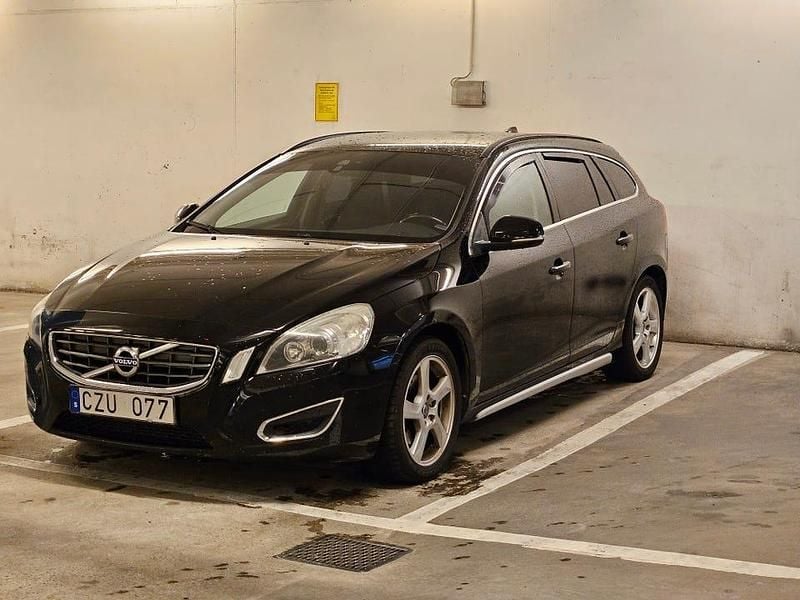Begagnad 2011 Volvo V60 Kombi | 52 000 kr (Marknadspris) - Bild 1/4