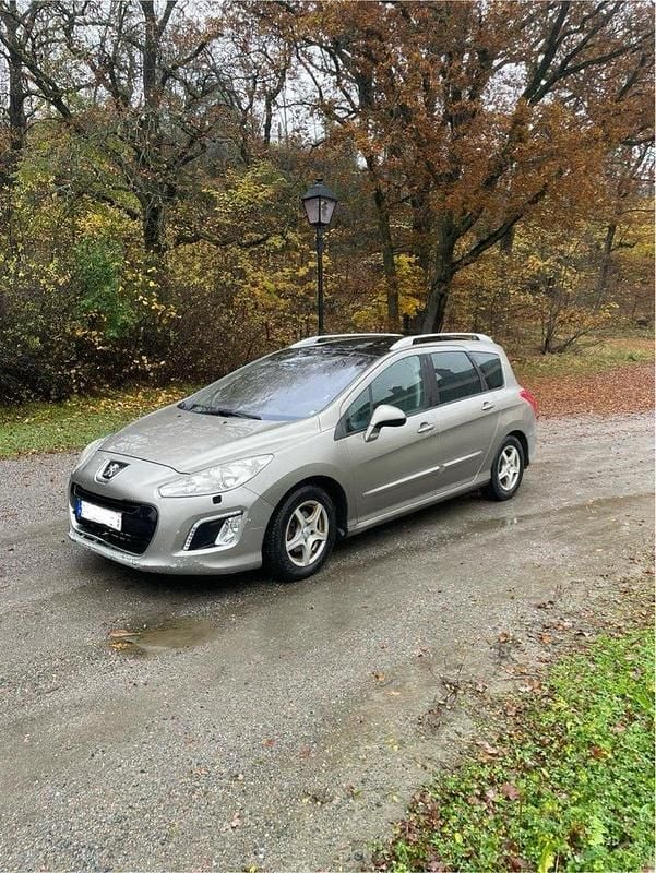 Grå Begagnad 2012 Peugeot 308 Kombi | 19 900 kr (Bra pris) - Bild 1/4