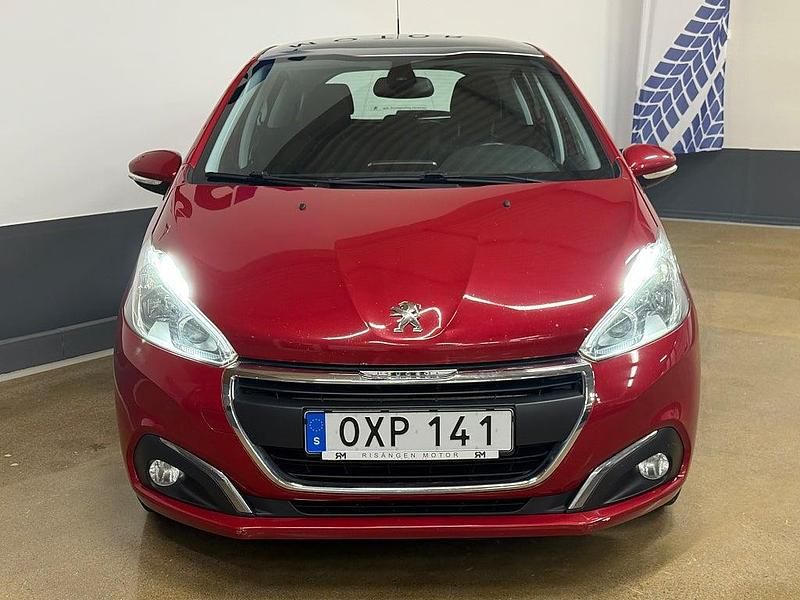 Begagnad Peugeot 208 82 HK (60 kW) 2015 Röd Halvkombi