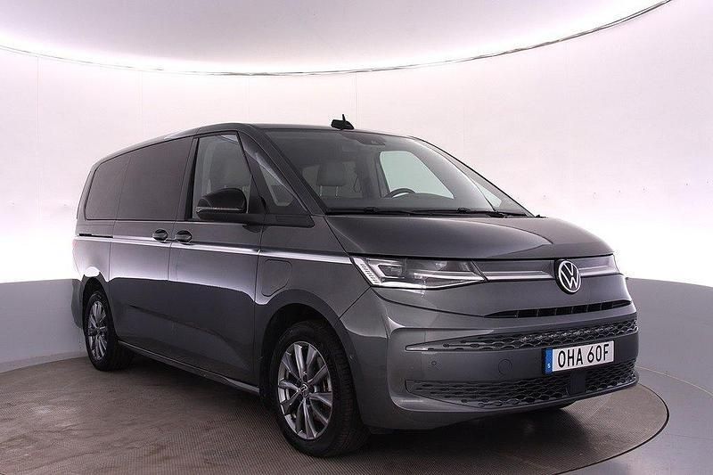 Grå Begagnad 2022 VW T7 Style Van | 499 000 kr (Bra pris) - Bild 1/4