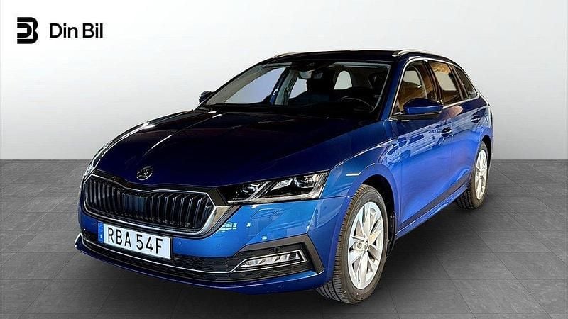 Blå Begagnad 2023 Skoda Octavia Style Kombi | 299 900 kr (Marknadspris) - Bild 1/4