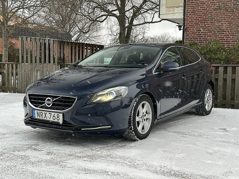 Begagnad Volvo V40 116 HK (85 kW) 2014 Blå Halvkombi