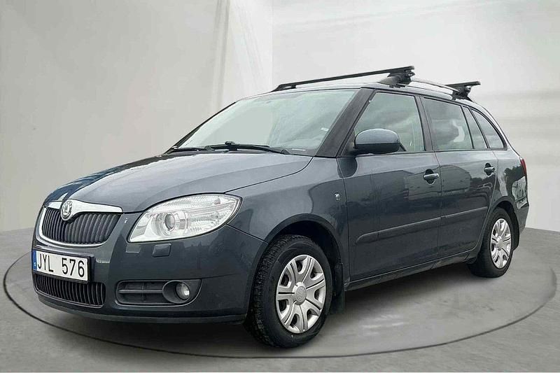 Grå Begagnad 2010 Skoda Fabia Ambiente Kombi | 55 000 kr (Lite dyr) - Bild 1/4