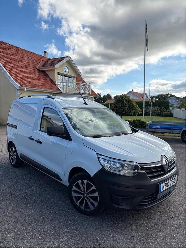 Vit Begagnad 2021 Renault Kangoo Minibuss | 114 900 kr (Dyr) - Bild 1/4
