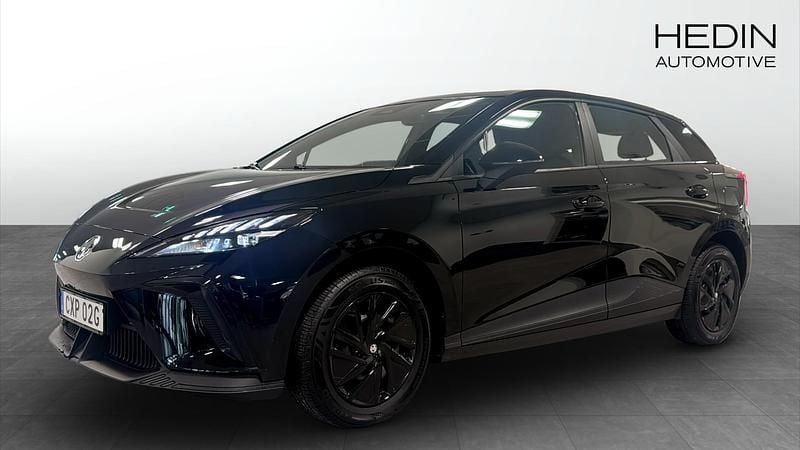 Svart (black) Begagnad 2022 MG MG4 EV Halvkombi | 259 900 kr (Marknadspris) - Bild 1/4