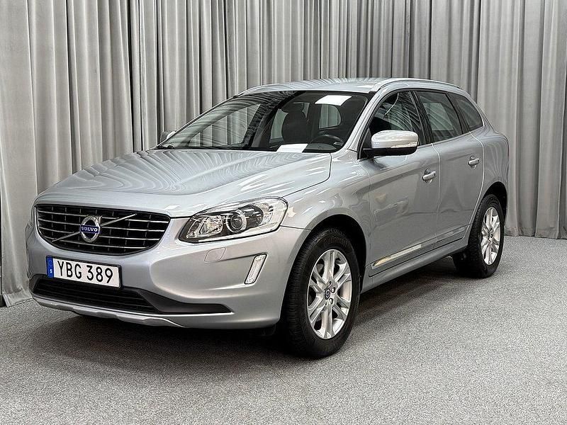 Silver (silver metallic) Begagnad 2015 Volvo XC60 Summum SUV | 249 900 kr (Lite dyr) - Bild 1/4