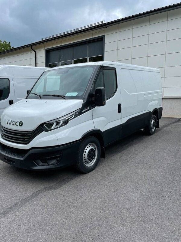 Vit Begagnad 2022 Iveco Daily | 612 500 kr - Bild 1/4