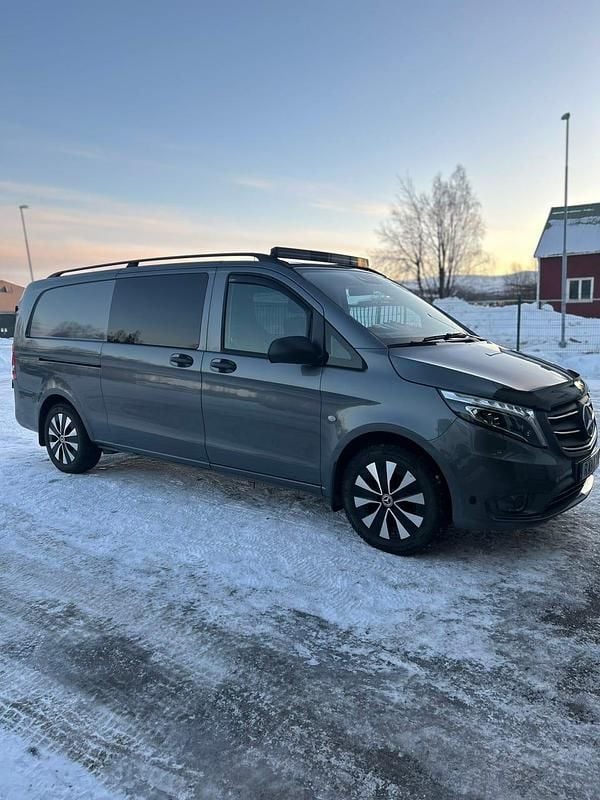 Begagnad 2023 Mercedes Vito Van | 560 000 kr - Bild 1/4