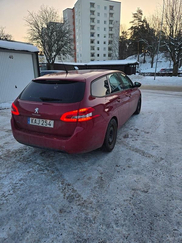Begagnad Peugeot 308 SW 110 HK (80 kW) 2015 Kombi