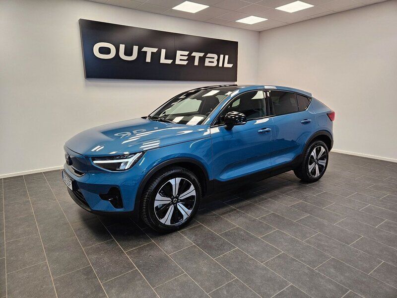 Blå Begagnad 2022 Volvo EC40 Plus SUV | 349 000 kr (Superpris) - Bild 1/4