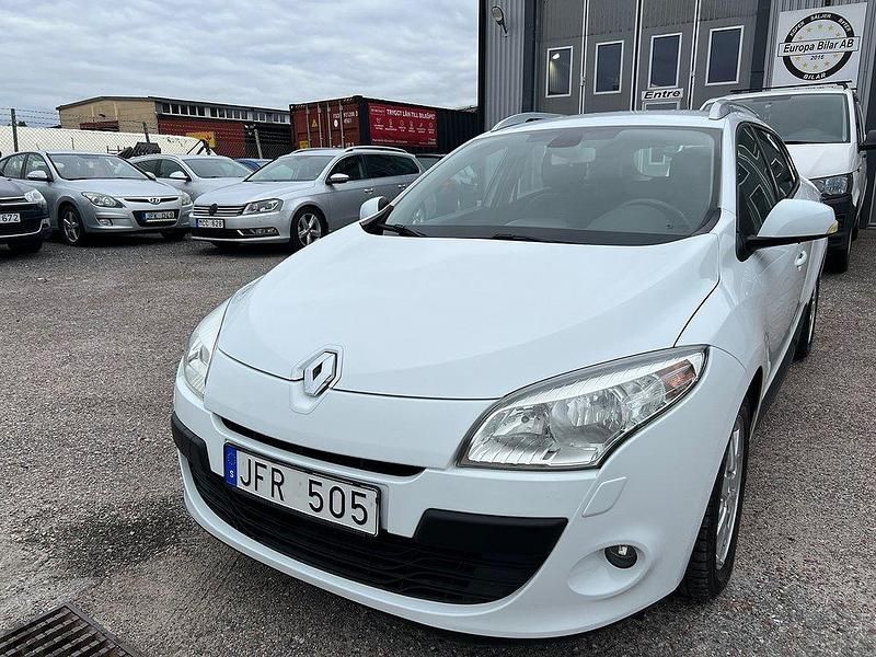 Vit Begagnad 2010 Renault Mégane GrandTour Kombi | 69 800 kr (Lite dyr) - Bild 1/4