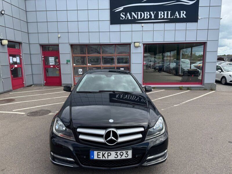 Svart Begagnad 2011 Mercedes C220 Sportkupé | 79 900 kr (Bra pris) - Bild 1/4