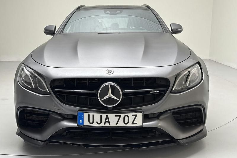 Begagnad Mercedes E63S AMG AMG 612 HK (450 kW) 2018 Grå Kombi