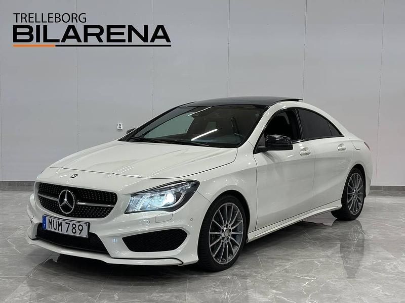 Vit Begagnad 2016 Mercedes CLA200 AMG Sportkupé | 179 900 kr (Marknadspris) - Bild 1/4