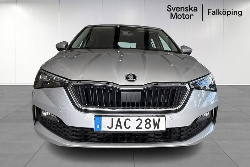Begagnad Skoda Scala 112 HK (82 kW) 2022 Silver Halvkombi