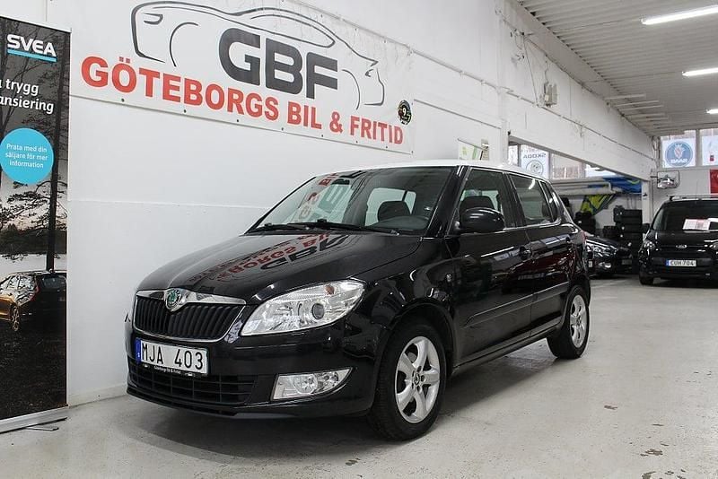 Begagnad Skoda Fabia Elegance 86 HK (63 kW) 2012 Svartmet Halvkombi