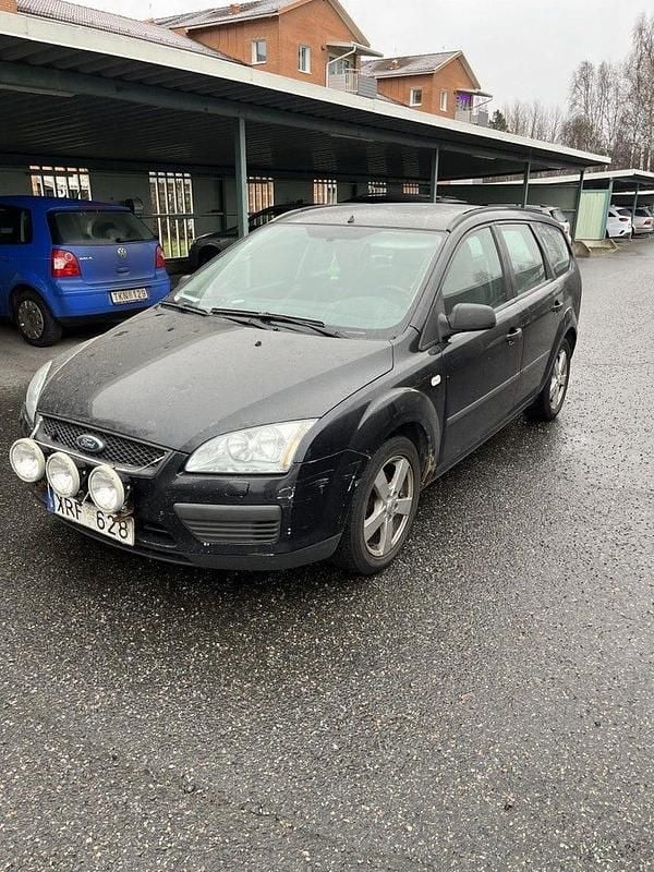 Begagnad 2006 Ford Focus Kombi | 5 000 kr (Superpris) - Bild 1/3