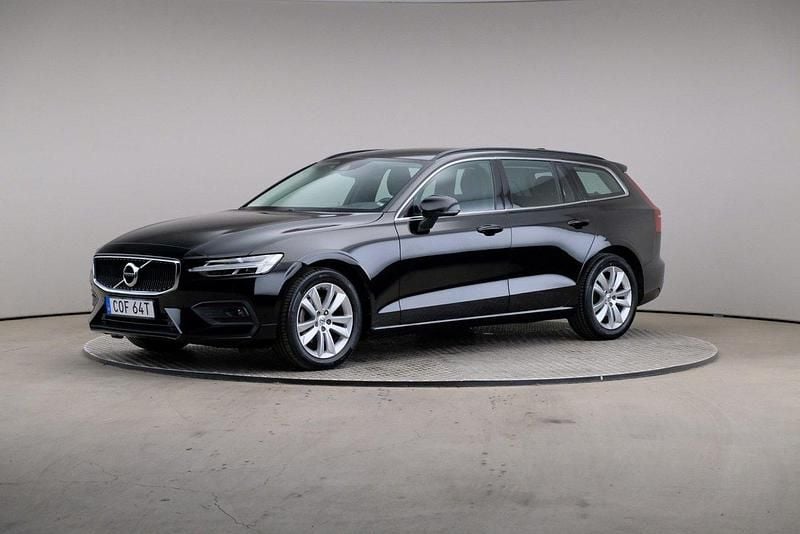 Svart Begagnad 2021 Volvo V60 Momentum Kombi | 289 000 kr (Marknadspris) - Bild 1/4