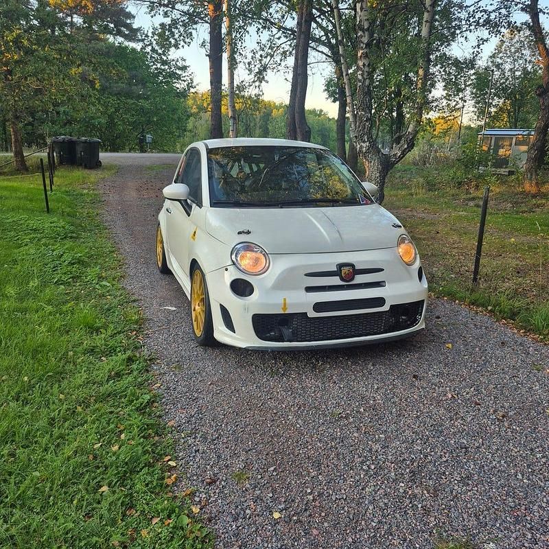 Begagnad Abarth 595 210 HK (154 kW) 2016