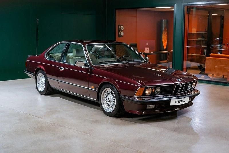 Mörkröd Begagnad 1987 BMW 635 Sportkupé | 439 900 kr - Bild 1/4