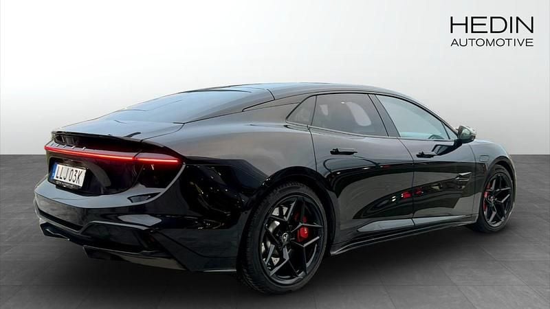 Begagnad Lotus Emeya 441 kW (600 HK) 2024 Svart (black) Halvkombi