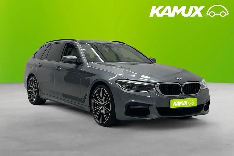 Blå Begagnad 2020 BMW 530 M Sport Kombi | 348 700 kr (Marknadspris) - Bild 1/4