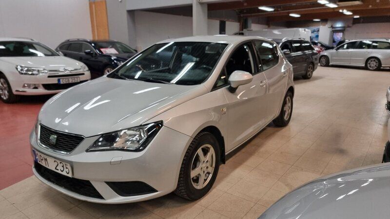 Silver Begagnad 2013 Seat Ibiza Style Halvkombi | 59 900 kr (Marknadspris) - Bild 1/4