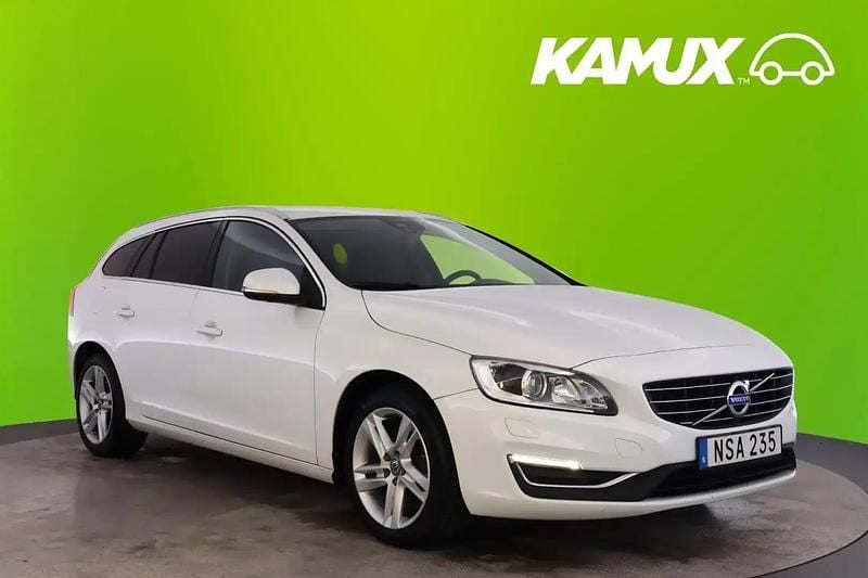 Vit Begagnad 2016 Volvo V60 Summum Kombi | 194 800 kr (Marknadspris) - Bild 1/4