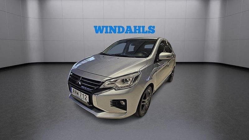 Grå Begagnad 2023 Mitsubishi Space Star Elegance Halvkombi | 178 900 kr - Bild 1/4