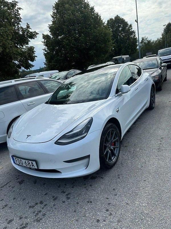 Vit Begagnad 2019 Tesla Model 3 Long Range AWD Sedan | 238 000 kr (Lite dyr) - Bild 1/3