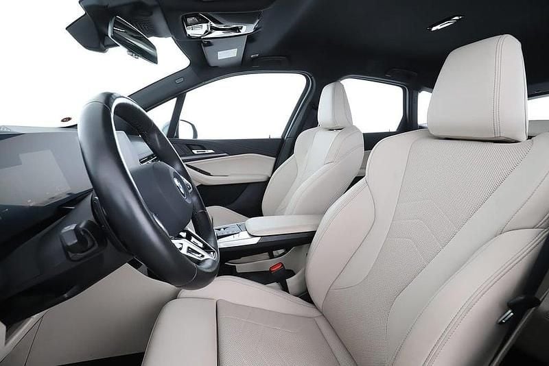 Grå Begagnad 2023 BMW 230 M Sport Kombi | 389 000 kr - Bild 1/3