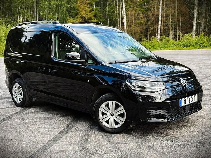 Begagnad VW Caddy 75 HK (55 kW) 2023 Svart Minibuss