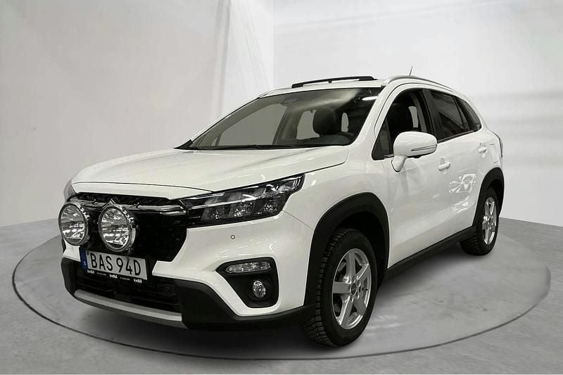 Vit Begagnad 2022 Suzuki SX4 S-Cross SUV | 209 000 kr - Bild 1/4