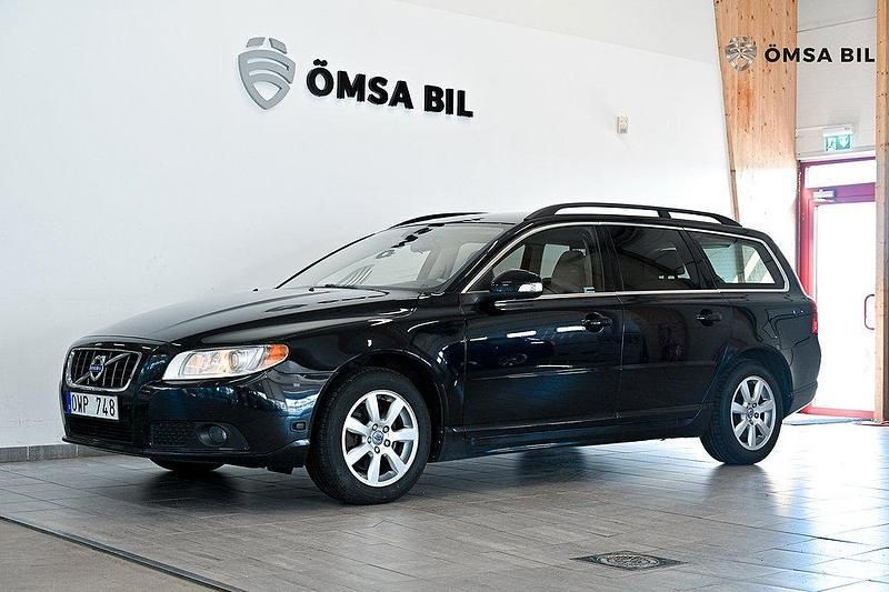 Svart Begagnad 2010 Volvo V70 Momentum Kombi | 64 800 kr (Marknadspris) - Bild 1/4