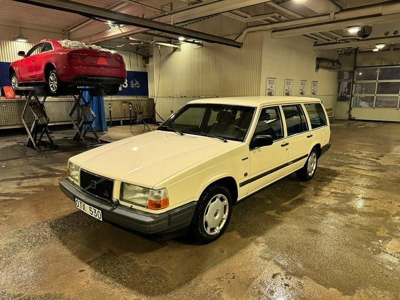Begagnad Volvo 740 115 HK (84 kW) 1990 Benvit Kombi