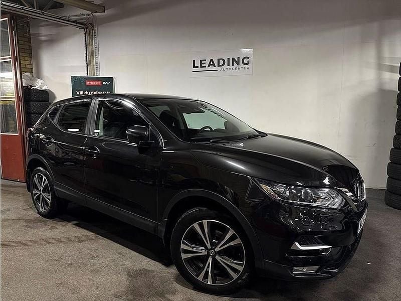 Svart Begagnad 2020 Nissan Qashqai 360º SUV | 159 900 kr (Marknadspris) - Bild 1/4