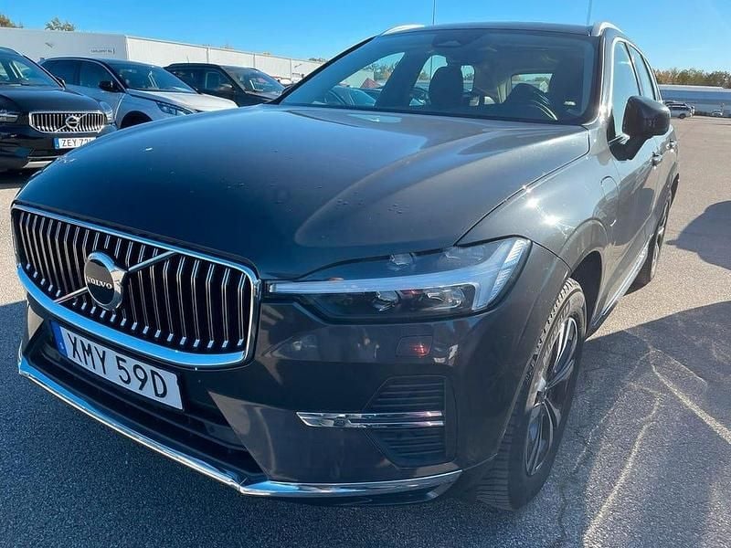 Platinumgrå metallic Begagnad 2024 Volvo XC60 Core SUV | 485 000 kr (Marknadspris) - Bild 1/2