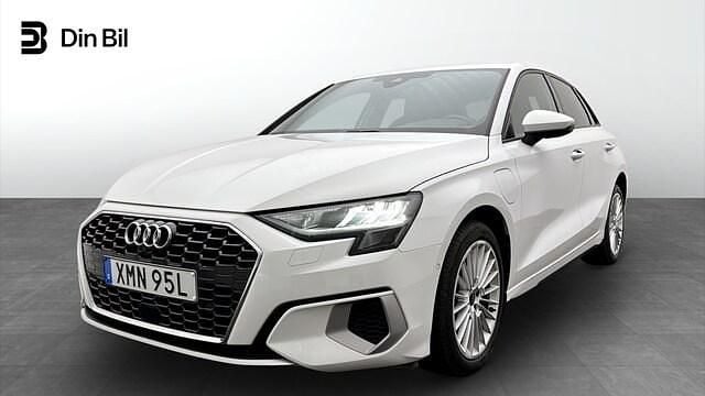 Ibisvit Begagnad 2023 Audi A3 Sportback e-tron Advanced Plus Sedan | 339 000 kr (Marknadspris) - Bild 1/4