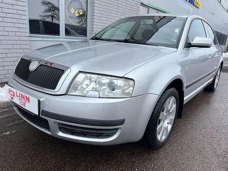 Begagnad Skoda Superb 150 HK (110 kW) 2006 Sedan
