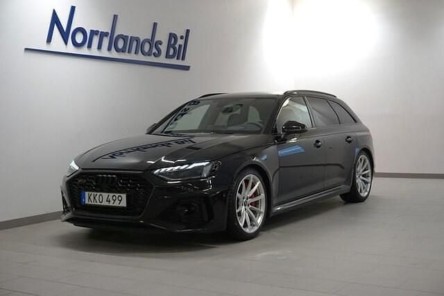 Begagnad Audi RS4 Advanced 450 HK (330 kW) 2021 Mytsvart metallic Kombi