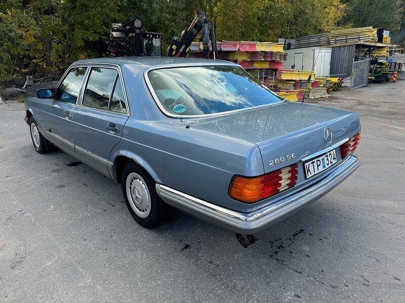 Begagnad Mercedes 280 SE 185 HK (136 kW) 1985 Ljusblå Sedan