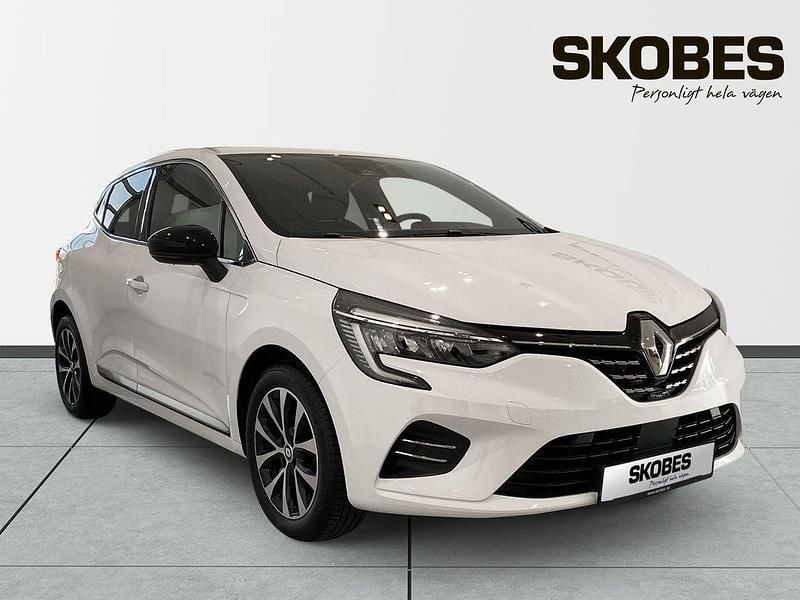 Vit Begagnad 2023 Renault Clio V Techno Halvkombi | 189 900 kr (Marknadspris) - Bild 1/3