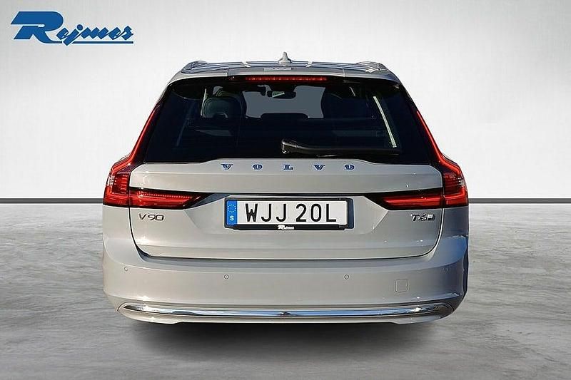 Begagnad Volvo V90 Core 253 HK (186 kW) 2024 Grå Kombi