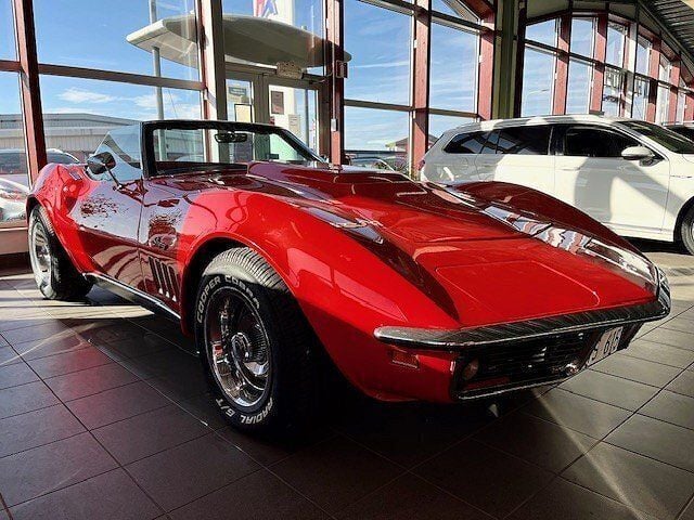 Begagnad Chevrolet Corvette Stingray 218 HK (160 kW) 1969 Ljusröd Cab
