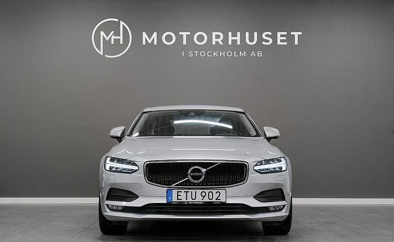 Begagnad Volvo S90 Momentum 190 HK (139 kW) 2018 Silver Sedan