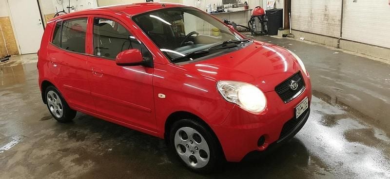 Röd Begagnad 2010 Kia Picanto 4 Halvkombi | 19 000 kr (Bra pris) - Bild 1/4