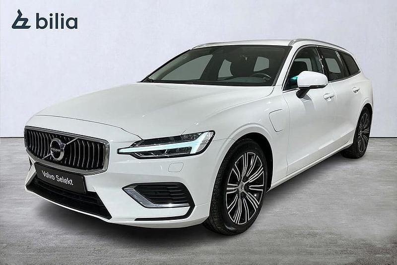 Begagnad Volvo V60 253 HK (186 kW) 2022 Vit Kombi
