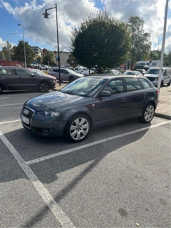 Grå Begagnad 2007 Audi A3 Sportback Comfort Halvkombi | 30 000 kr (Marknadspris) - Bild 1/3